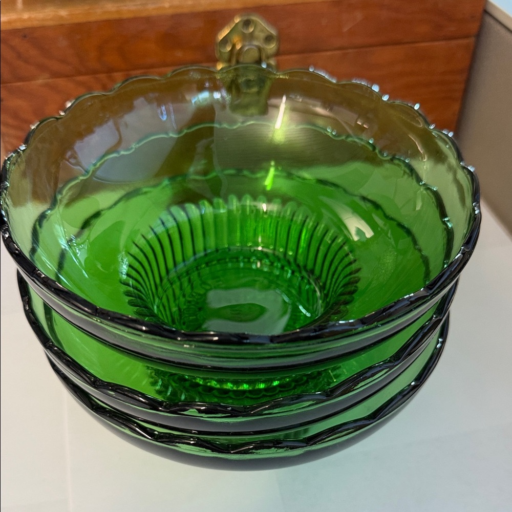 E.O. Brody Vintage Set of 3 Emerald Green Glass Bowls